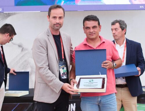 La Federación Extremeña de Fútbol celebra el Día del Entrenador Extremeño y nuestro entrenador Juan Rodríguez recibe un reconocimiento por el ascenso a categoría nacional conseguido en la pasada temporada